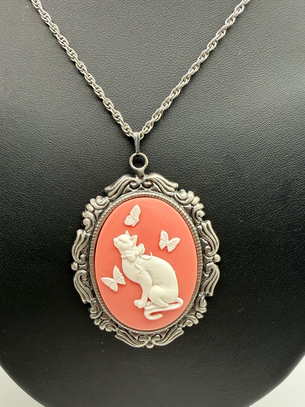 Vintage Cat & Butterfly Cameo Pendant Necklace – Pink & White Victorian Revival